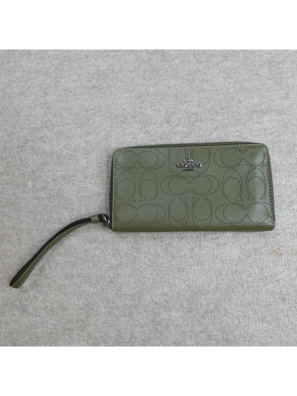 Coach Womens Clutch Wallet Green Monogram Zip